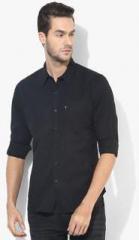 Levis Black Solid Slim Fit Casual Shirt men