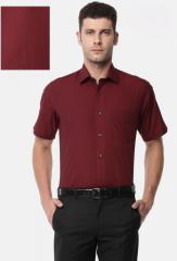 Van Heusen Maroon Custom Regular Fit Solid Formal Shirt men