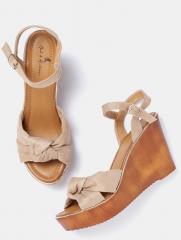 Mast & Harbour Beige Solid Sandals women