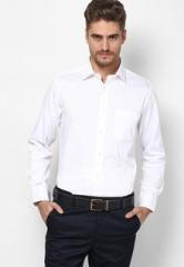 Arrow White Solid Regular Fit Formal Shirt men