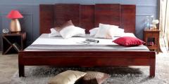 Woodsworth Eros King Bed in Honey Oak Finish