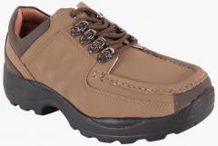 action trekking shoes price