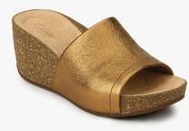 Clarks Temira North Golden Metallic Sandals women