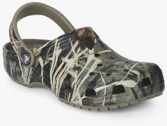Crocs Classic Realtree Khaki Clog Sandals women