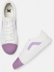 Kook N Keech White Canvas Regular Sneakers women