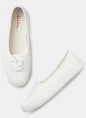 Mast & Harbour White Solid Sneakers women