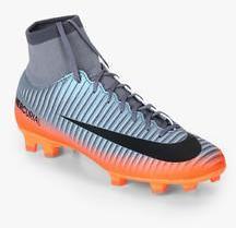 7 Best Football Shoes to Take Your Game up a Notch [October,2023]