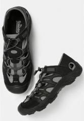 Buy Roadster Men Black Sports Sandals - Sports Sandals for Men 1194706 |  Myntra