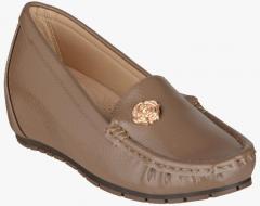 Shuz Touch Khaki Synthetic Patent Regular Loafers women