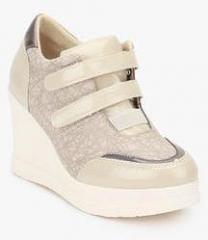 Steppings Beige Lifestyle Shoes women
